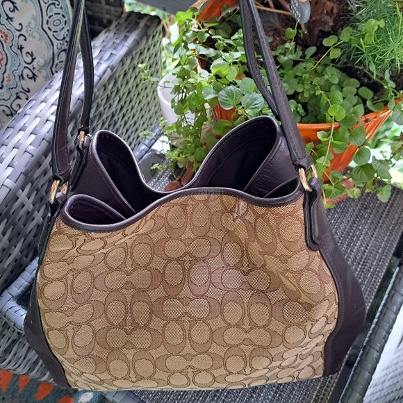 COACH EDIE G1680 Khaki Canvs Signatur and Brown Leather Shoulder Bag Excellent - Picture 5 of 15